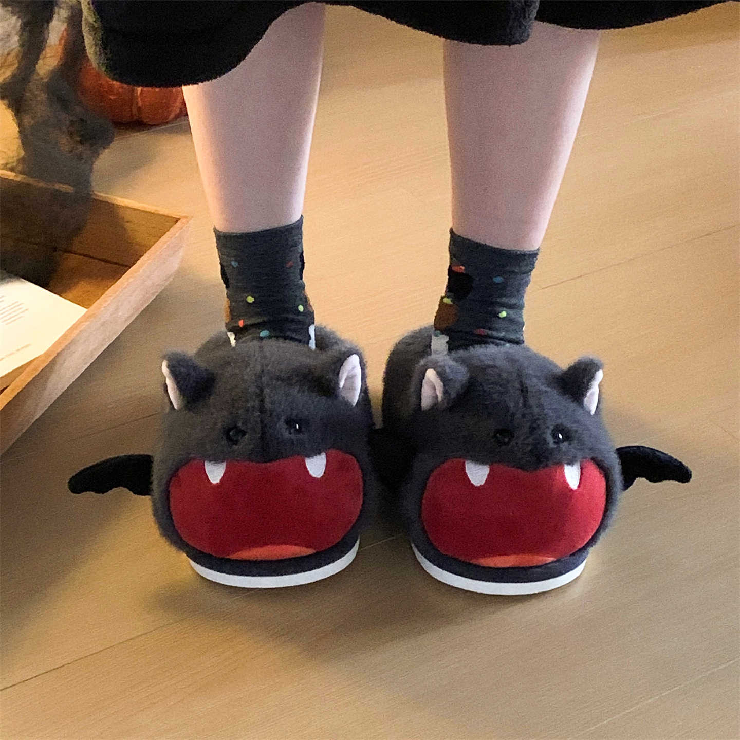 Halloween Bat Plush Slippers W - đánh giá và giá Sewing House